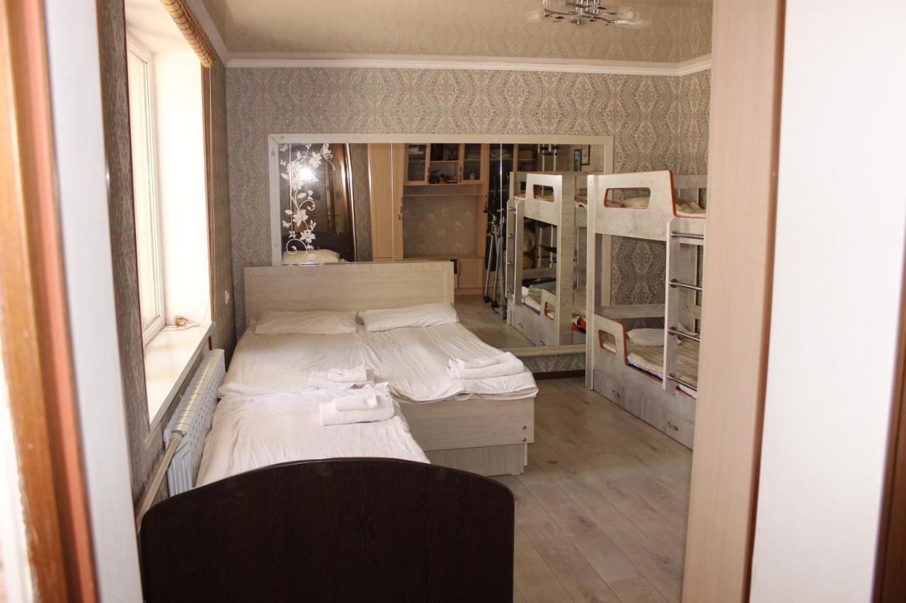 Guest House Jamal Naryn Eksteriør billede