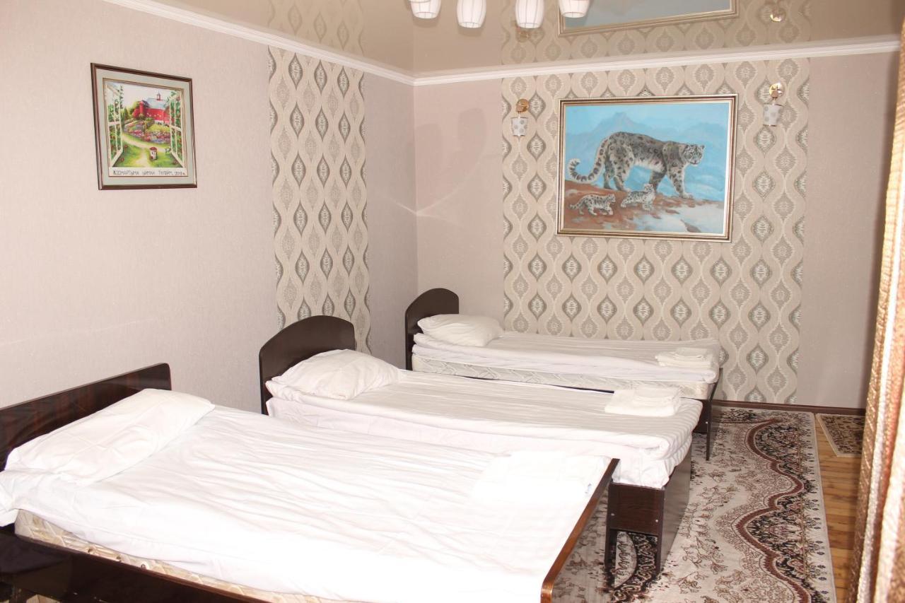 Guest House Jamal Naryn Eksteriør billede