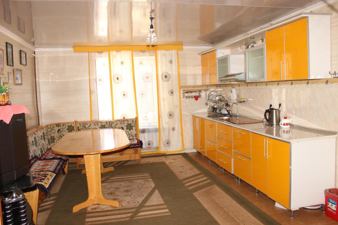 Guest House Jamal Naryn Eksteriør billede